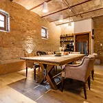 Zur Linde Dein Self Check In ホテル ミッヒェルドルフ