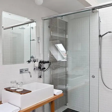 Zur Linde Dein Self Check In 4* Michendorf