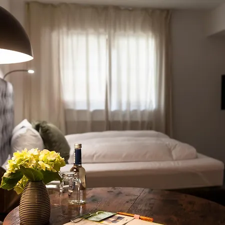 Zur Linde Dein Self Check In Hotel
