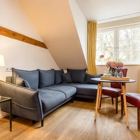 Zur Linde Dein Self Check In Hotel 4*