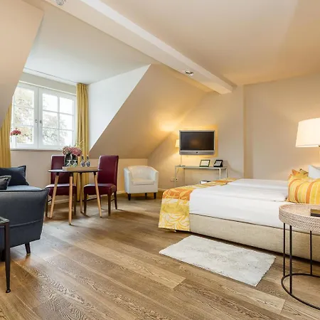 Zur Linde Dein Self Check In Hotel 4*