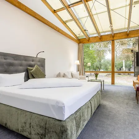 Zur Linde Dein Self Check In Hotell Michendorf