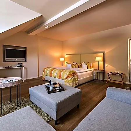 Zur Linde Dein Self Check In Hotel 4*
