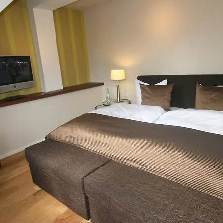Zur Linde Dein Self Check In Hotel 4*