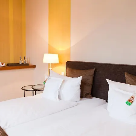 Zur Linde Dein Self Check In Hotel 4*