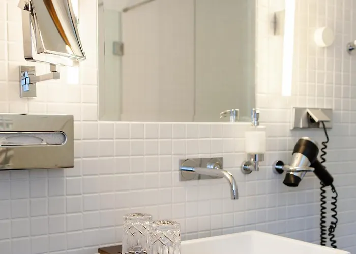 Zur Linde Dein Self Check In 酒店