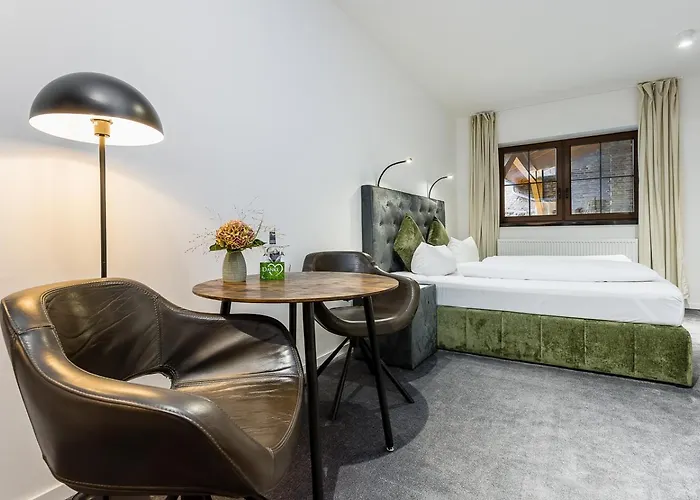 Zur Linde Dein Self Check In Hotel 4*