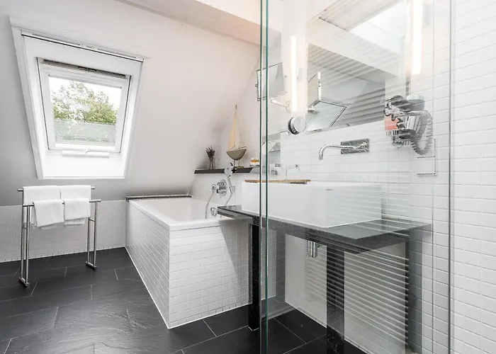 Zur Linde Dein Self Check In 4* Michendorf